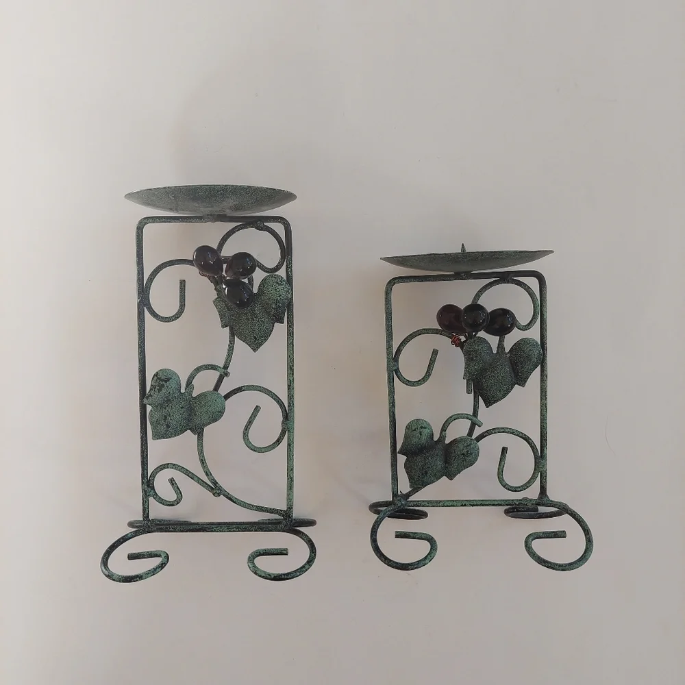 ✨️LiteTyme 2 piece grape candleholder set